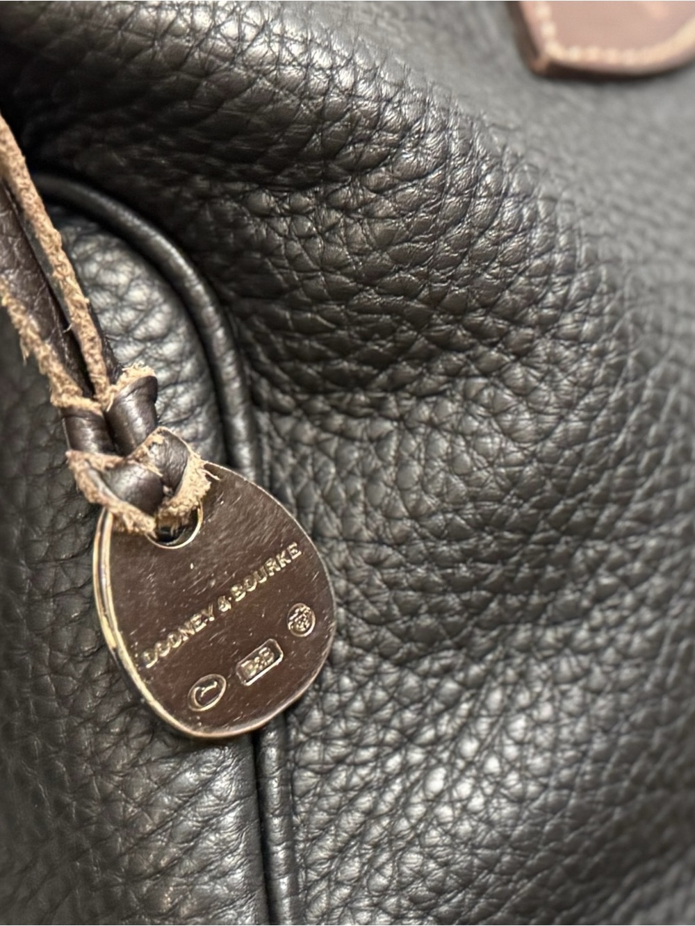 Vintage Dooney & Bourke Black Pebbled Leather Top Handle Bag W/ Brown Trim - Picture 10 of 12